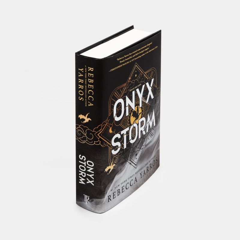 the-empyrean-3-onyx-storm-2-9781649377159
