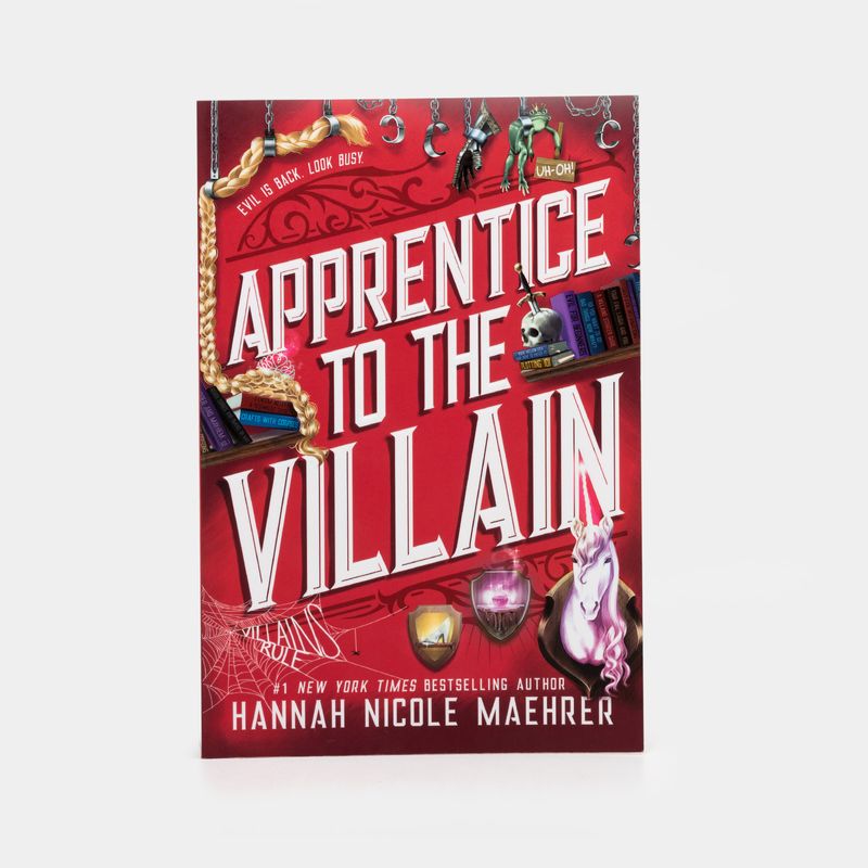 assistant-to-the-villian-2-apprentice-to-the-villain-9781649377173