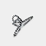 pinza-en-metal-para-cabello-4-3-x-11-cm-negro-blanco-2-7701016126045