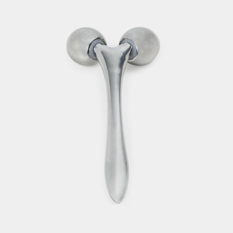 masajeador-facial-plateado-9-5-cm-7701016924573